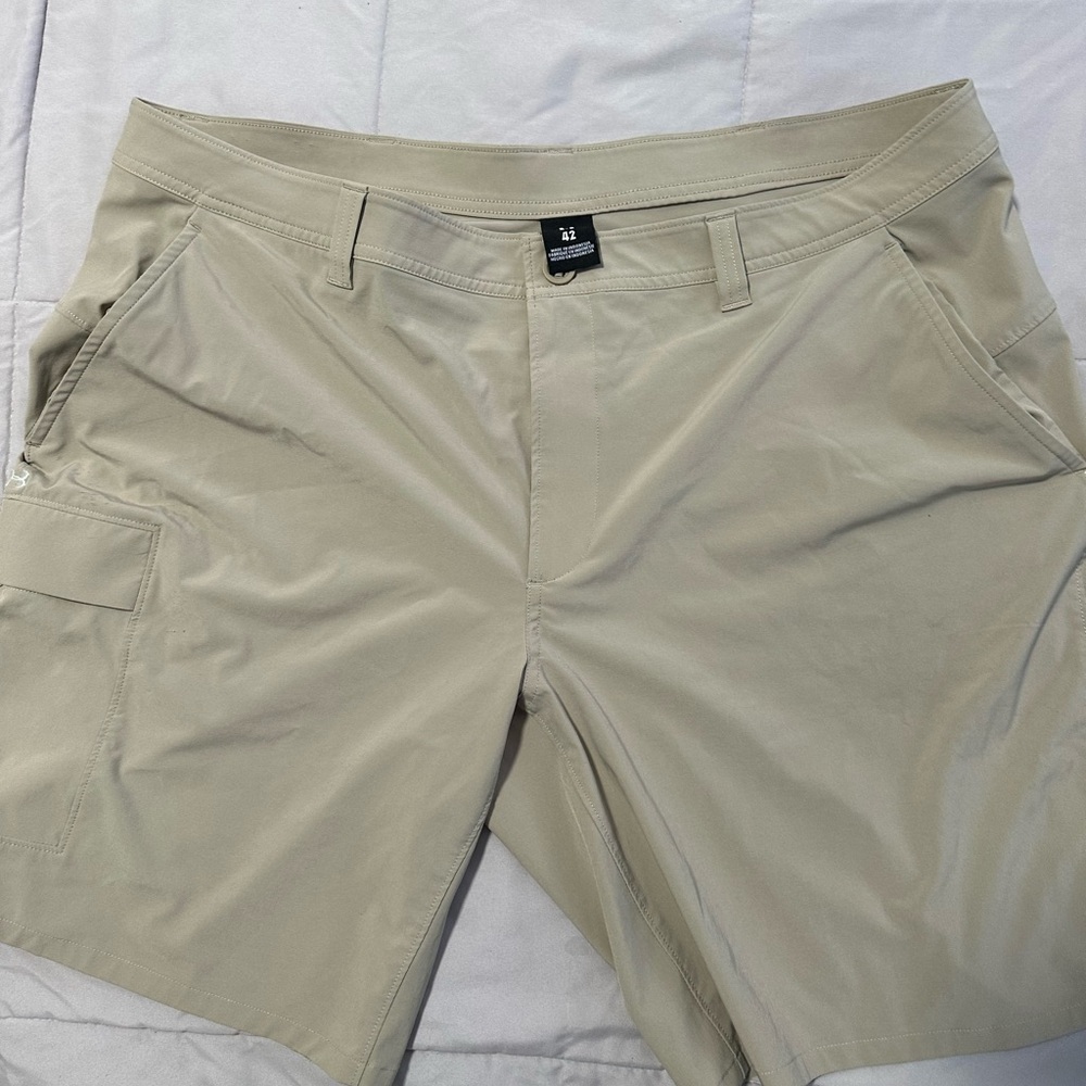 Under Armour Beige Cargo Shorts